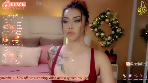 Snapshot of simplyjullia chatting on 12.10.24 online show from 12.10.24