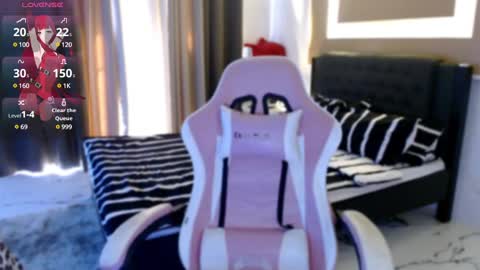 Adrianna Fowler online show from 03.12.25