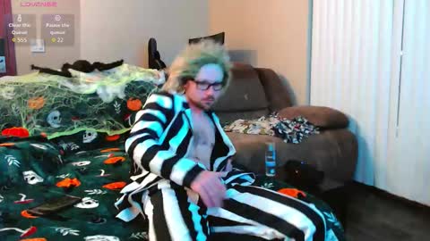 Snapshot of sin_lord chatting on 11.01.25 Husky Dad online show from 11.01.25