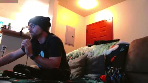 Snapshot of sin_lord chatting on 11.04.25 Husky Dad online show from 11.04.25