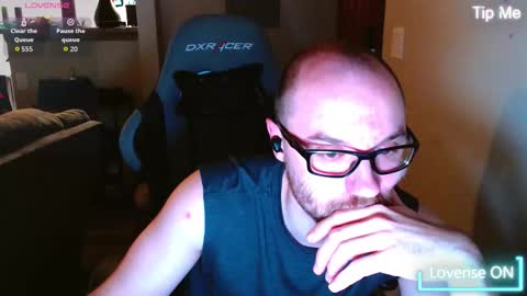 Snapshot of sin_lord chatting on 11.28.25 Husky Dad online show from 11.28.25