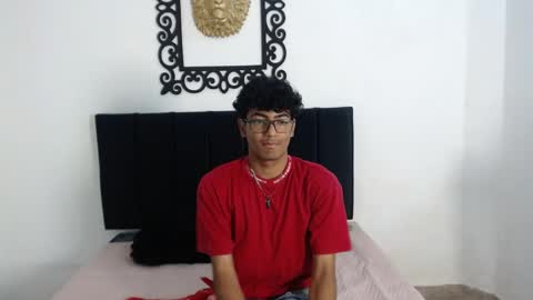 Snapshot of sinboy_ chatting on 04.14.26 online show from 04.14.26