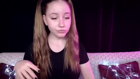 Snapshot of sindiwatsoon chatting on 12.14.24 Sindi online show from 12.14.24