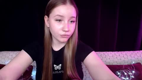 Snapshot of sindiwatsoon chatting on 12.15.24 Sindi online show from 12.15.24