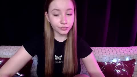 Snapshot of sindiwatsoon chatting on 12.17.24 Sindi online show from 12.17.24