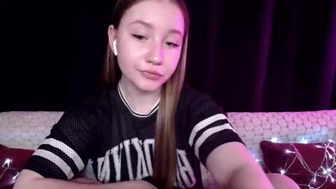 Snapshot of sindiwatsoon chatting on 12.17.24 Sindi online show from 12.17.24