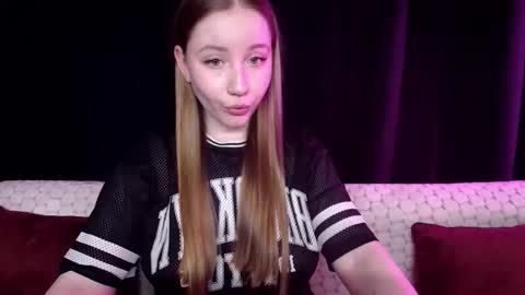 Snapshot of sindiwatsoon chatting on 12.22.24 Sindi online show from 12.22.24