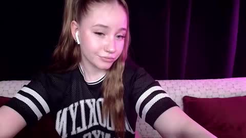 Snapshot of sindiwatsoon chatting on 01.26.25 Sindi online show from 01.26.25