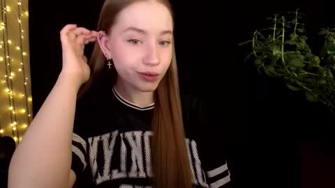 Snapshot of sindiwatsoon chatting on 09.23.25 Sindi online show from 09.23.25