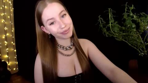 Snapshot of sindiwatsoon chatting on 10.13.25 Sindi online show from 10.13.25