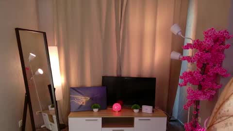 Laya online show from 04.17.26