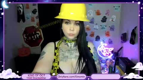 Snapshot of sinominx chatting on 10.25.25 Sinomin online show from 10.25.25