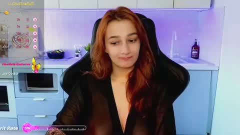 Snapshot of sinty_noria chatting on 06.19.26 Sinty Noria online show from 06.19.26