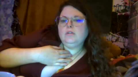 Siofra online show from 10.16.25