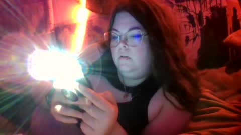 Snapshot of siofra chatting on 06.25.26 Siofra online show from 06.25.26