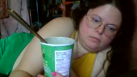 Snapshot of siofra chatting on 07.22.26 Siofra online show from 07.22.26