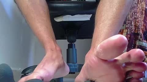 Snapshot of sir_kev66 chatting on 02.20.25 only foot worshipers here online show from 02.20.25
