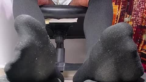 Snapshot of sir_kev66 chatting on 03.06.25 only foot worshipers here online show from 03.06.25