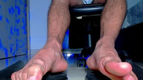 Snapshot of sir_kev66 chatting on 09.26.25 only foot worshipers here online show from 09.26.25