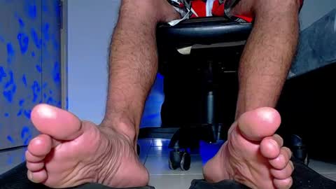 Snapshot of sir_kev66 chatting on 09.27.25 only foot worshipers here online show from 09.27.25