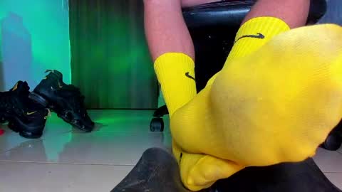 only foot                         worshipers here online show from 04.23.26