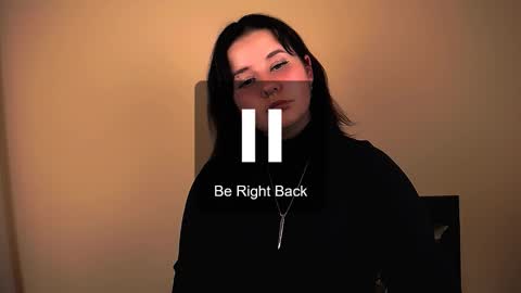 Snapshot of siren_dahlia_ chatting on 10.25.25 Mina online show from 10.25.25