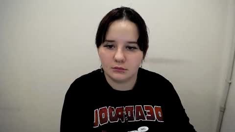 Snapshot of siren_dahlia_ chatting on 10.27.25 Mina online show from 10.27.25