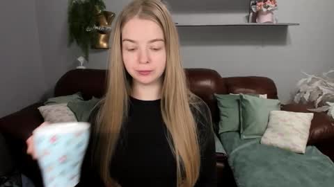 SirenaBloom online show from 04.26.26
