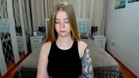 SirenaBloom online show from 06.10.26
