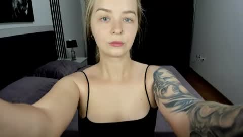 SirenaBloom online show from 08.04.26