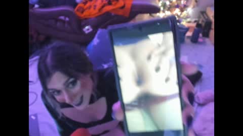 Snapshot of sirensasha chatting on 12.27.24 SirenSasha online show from 12.27.24