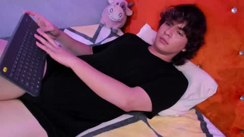 Snapshot of sirius_angels chatting on 12.10.24 Sirius angels online show from 12.10.24