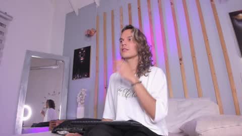 Sirphi Grant online show from 10.17.25