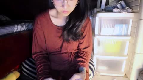 Snapshot of sisi_baby chatting on 09.28.25 julila online show from 09.28.25