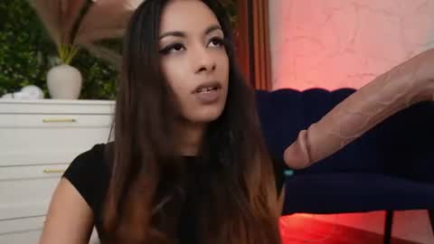Snapshot of sisi_von_dee chatting on 06.30.26 Dee online show from 06.30.26