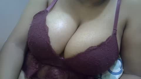 Snapshot of sisibrown97 chatting on 09.13.25 brown online show from 09.13.25