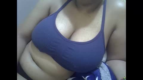 Snapshot of sisibrown97 chatting on 10.28.25 brown online show from 10.28.25