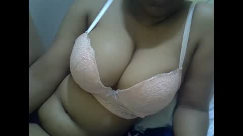 Snapshot of sisibrown97 chatting on 11.25.25 brown online show from 11.25.25