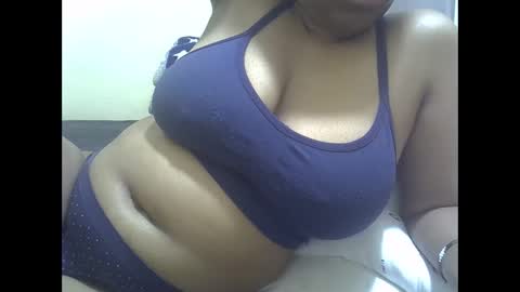 Snapshot of sisibrown97 chatting on 05.17.26 brown online show from 05.17.26