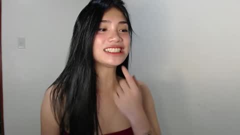 Snapshot of sissy_aljane chatting on 11.19.25 Aljane online show from 11.19.25