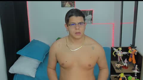 Snapshot of siul_bigcock chatting on 12.01.24 Siul Thompson online show from 12.01.24