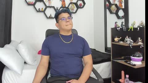 Snapshot of siul_bigcock chatting on 01.31.25 Siul Thompson online show from 01.31.25