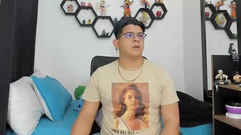 Snapshot of siul_bigcock chatting on 02.15.25 Siul Thompson online show from 02.15.25