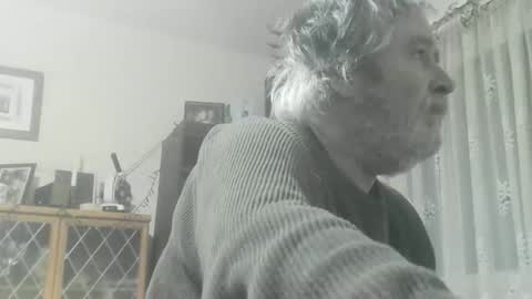 Snapshot of sizemick_u235 chatting on 12.13.25 Mickey B online show from 12.13.25