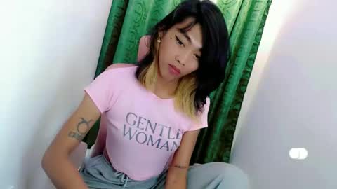 Snapshot of sizka_ford chatting on 10.04.25 Sizka online show from 10.04.25