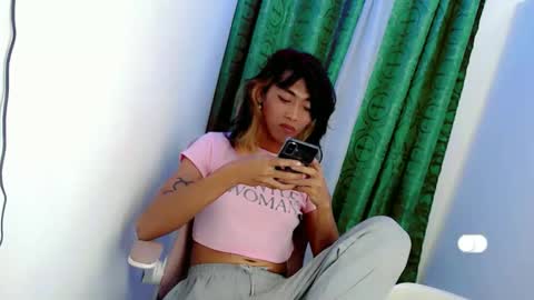 Snapshot of sizka_ford chatting on 10.05.25 Sizka online show from 10.05.25