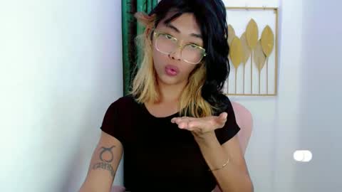 Snapshot of sizka_ford chatting on 10.10.25 Sizka online show from 10.10.25