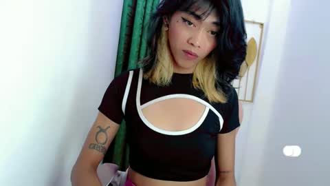 Snapshot of sizka_ford chatting on 10.12.25 Sizka online show from 10.12.25