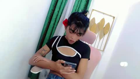 Snapshot of sizka_ford chatting on 10.13.25 Sizka online show from 10.13.25