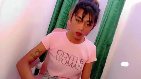 Snapshot of sizka_ford chatting on 10.20.25 Sizka online show from 10.20.25